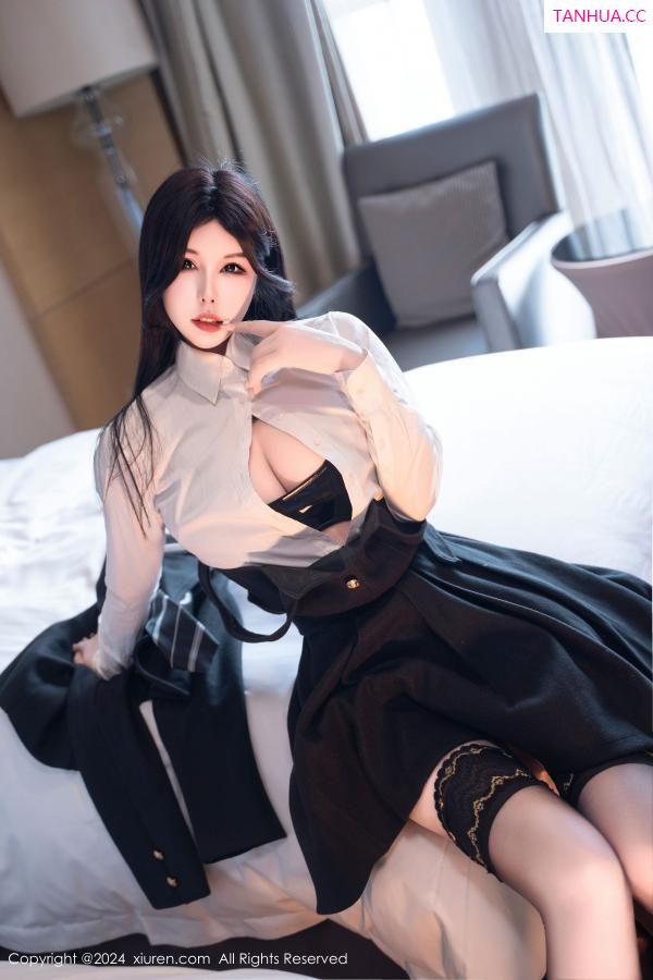   [XiuRen]高清写真图 2024.09.03 No.9106 陈芊儿 黑丝美腿第12张图片